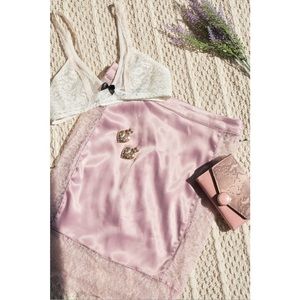 Celebrity Fashion by Hera Collection Satin Side Lace Mini Skirt in Mauve NWT